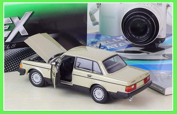 Planet Gates Diecast 1:24 Scale Car Classic VOLVO 240 GL High Simulation Model Car Alloy Metal Toy Car For Chlidren Gift Collection