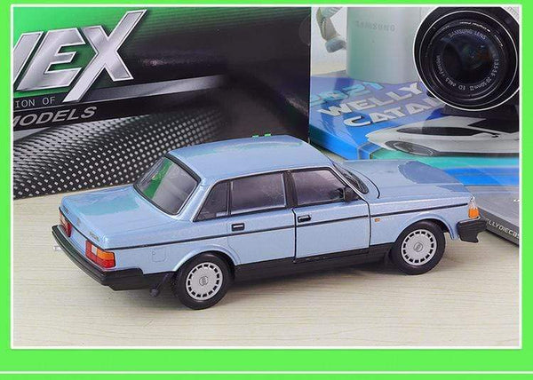 Planet Gates Diecast 1:24 Scale Car Classic VOLVO 240 GL High Simulation Model Car Alloy Metal Toy Car For Chlidren Gift Collection