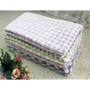 Planet Gates Flannel Pet Dog Blanket Dots Printed Breathable Dog Cat Bed Mat Warm Pet Sleeping Cushion Cover For Pet Dog Cat Products