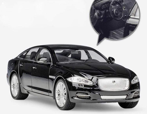 Planet Gates Model Car 1:24 Diecast Car Toys Classic 2010 JAGUAR XJ High Simulator Car Alloy Metal Toy Car For Children Gift Collection