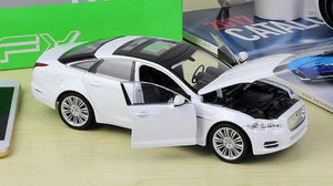 Planet Gates Model Car 1:24 Diecast Car Toys Classic 2010 JAGUAR XJ High Simulator Car Alloy Metal Toy Car For Children Gift Collection