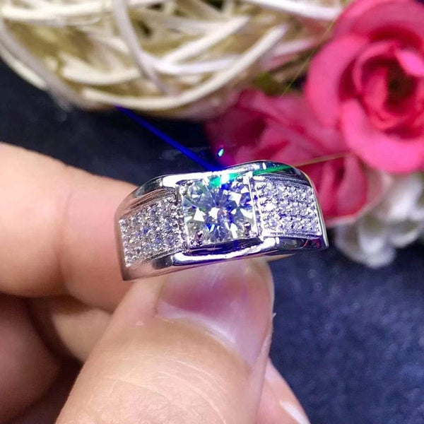 Planet Gates Moissanite Men's rings, now the most popular gemstone, have high hardness, comparable to diamonds. 925 Silver