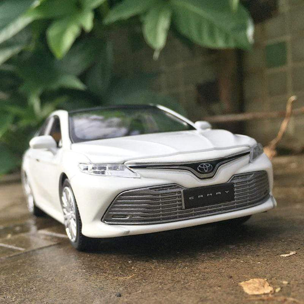 Planet Gates New 1:32 Toyota Eighth Generation 8 Camry Simulation Car Model Alloy Car Model Toy Car Decoration Boy Birthday Gift Collection