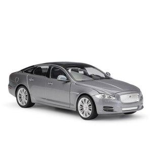 Planet Gates Silver Model Car 1:24 Diecast Car Toys Classic 2010 JAGUAR XJ High Simulator Car Alloy Metal Toy Car For Children Gift Collection