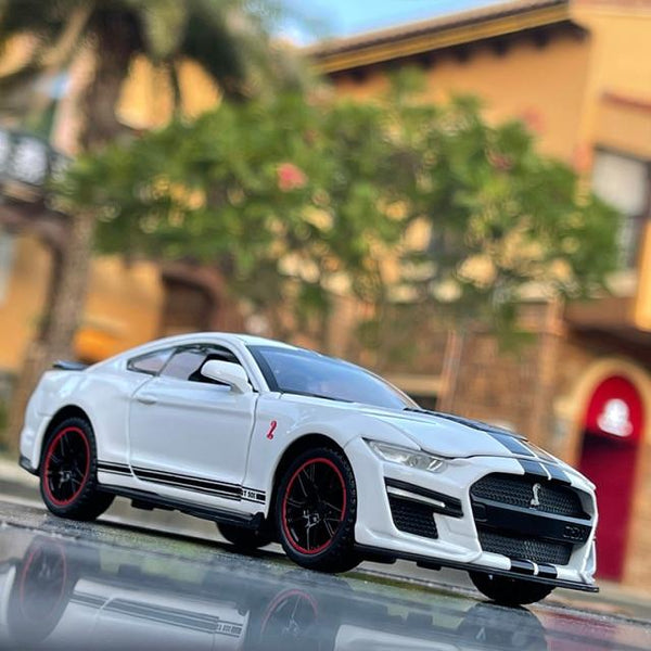 Planet Gates White 1:32 High Simulation Supercar Ford Mustang Shelby GT500 Car Model Alloy Pull Back Kid Toy Car 4 Open Door Children's Gifts