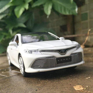 Planet Gates white New 1:32 Toyota Eighth Generation 8 Camry Simulation Car Model Alloy Car Model Toy Car Decoration Boy Birthday Gift Collection