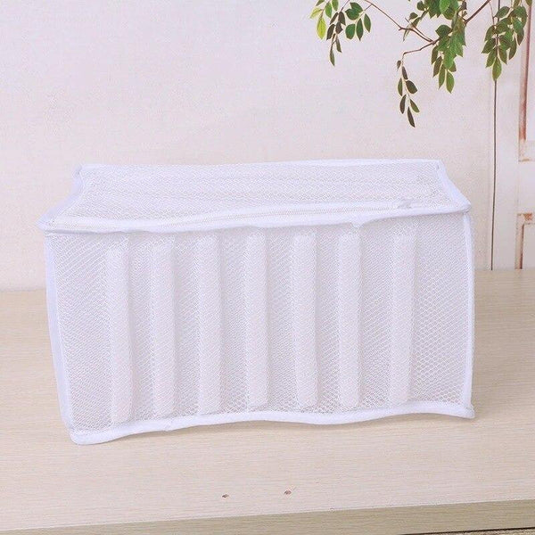 Planet Gates White Padded Laundry Net Wash Bag for Protecting Trainers and Shoes in the Washing Machine