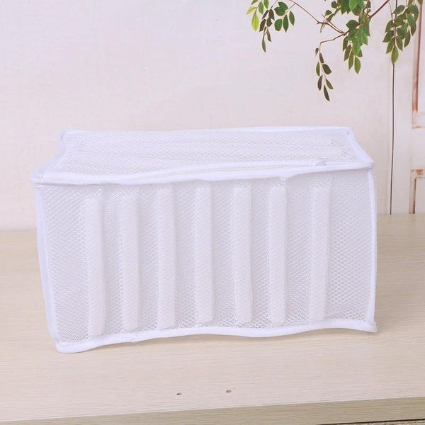 Planet Gates White Padded Laundry Net Wash Bag for Protecting Trainers and Shoes in the Washing Machine