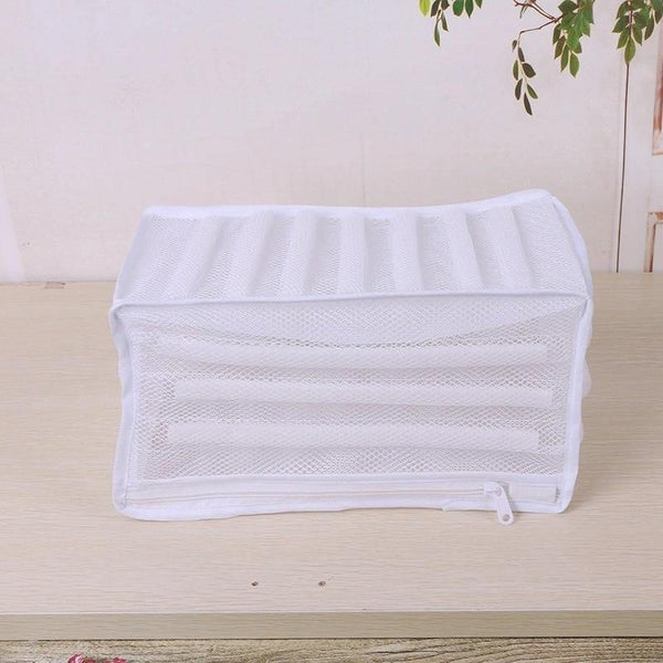 Planet Gates White Padded Laundry Net Wash Bag for Protecting Trainers and Shoes in the Washing Machine