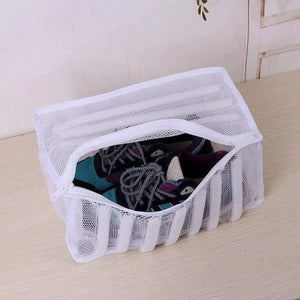 Planet Gates White Padded Laundry Net Wash Bag for Protecting Trainers and Shoes in the Washing Machine