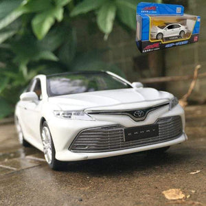 Planet Gates White with box New 1:32 Toyota Eighth Generation 8 Camry Simulation Car Model Alloy Car Model Toy Car Decoration Boy Birthday Gift Collection