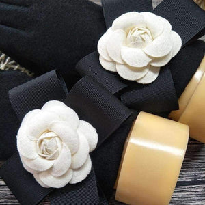 Planet Gates Winter Women Fashion Gloves Cashmere Touch Screen Ladies Gloves Bow Camellia Black Wrist Thick Warm Wool Mittens Soft AGL101